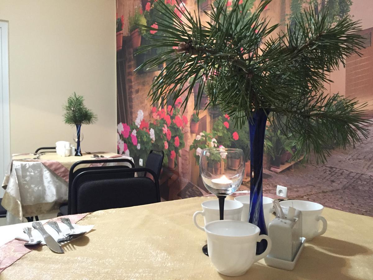 Franc Hotel Yasinia Bagian luar foto