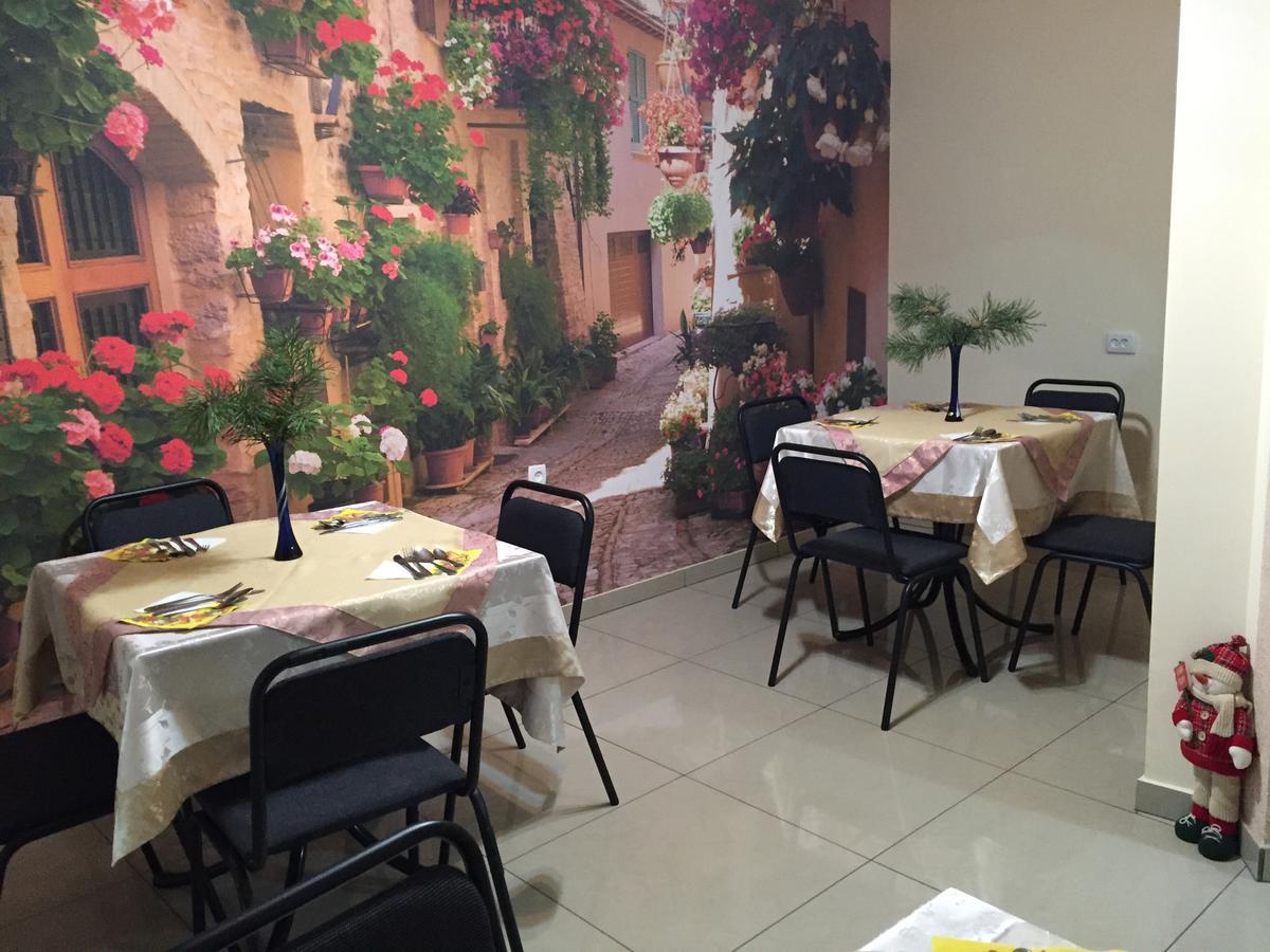Franc Hotel Yasinia Bagian luar foto