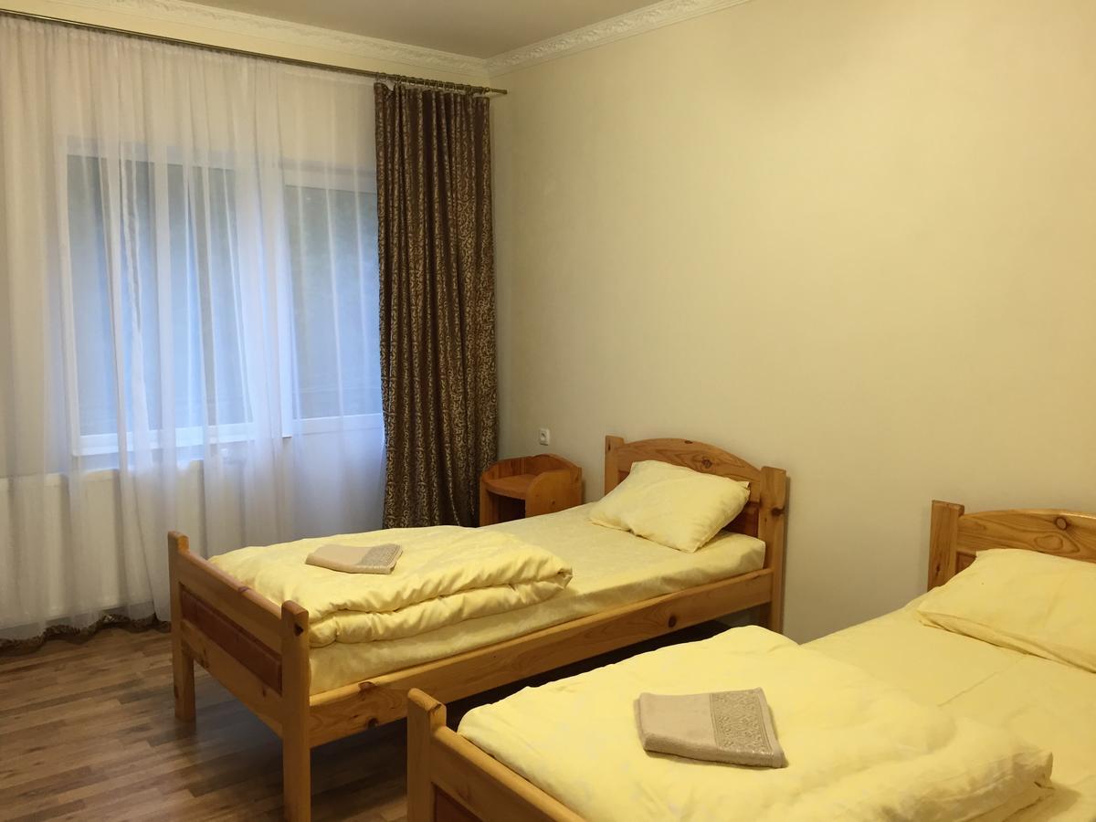 Franc Hotel Yasinia Bagian luar foto