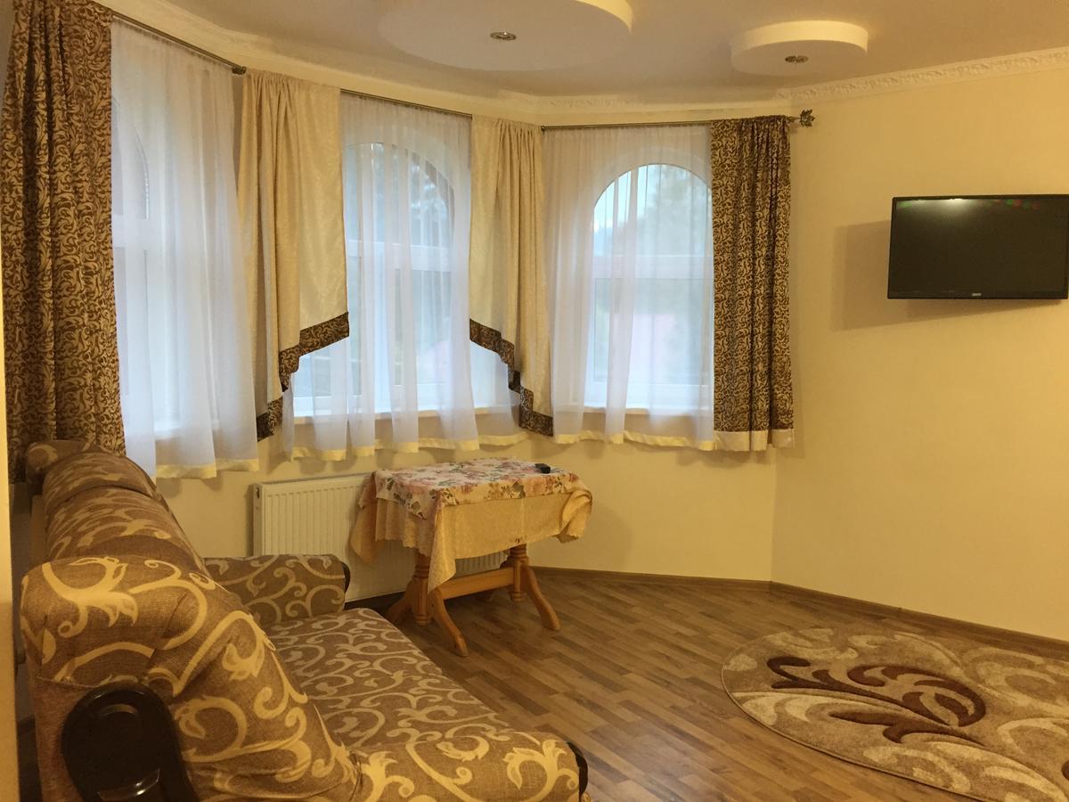 Franc Hotel Yasinia Bagian luar foto