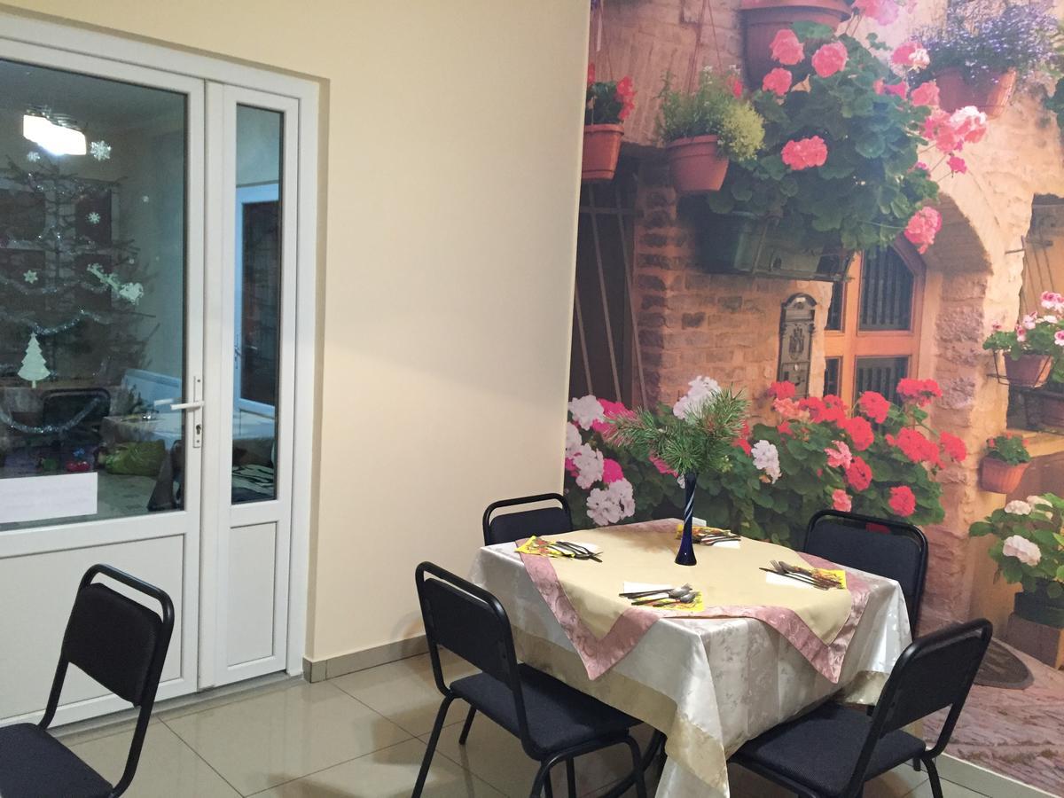 Franc Hotel Yasinia Bagian luar foto