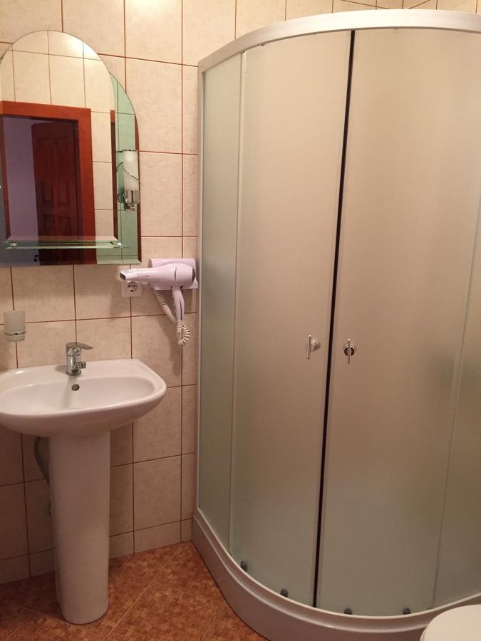 Franc Hotel Yasinia Bagian luar foto
