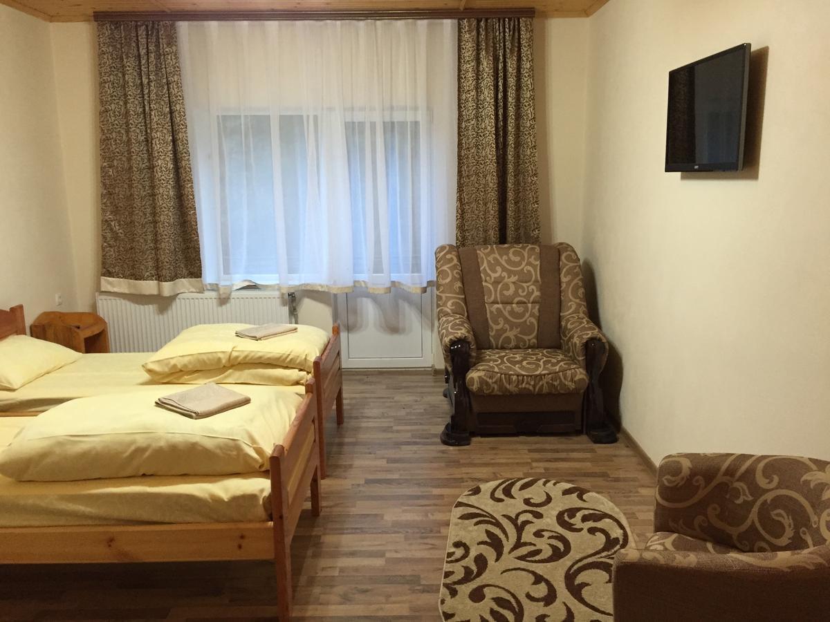 Franc Hotel Yasinia Bagian luar foto
