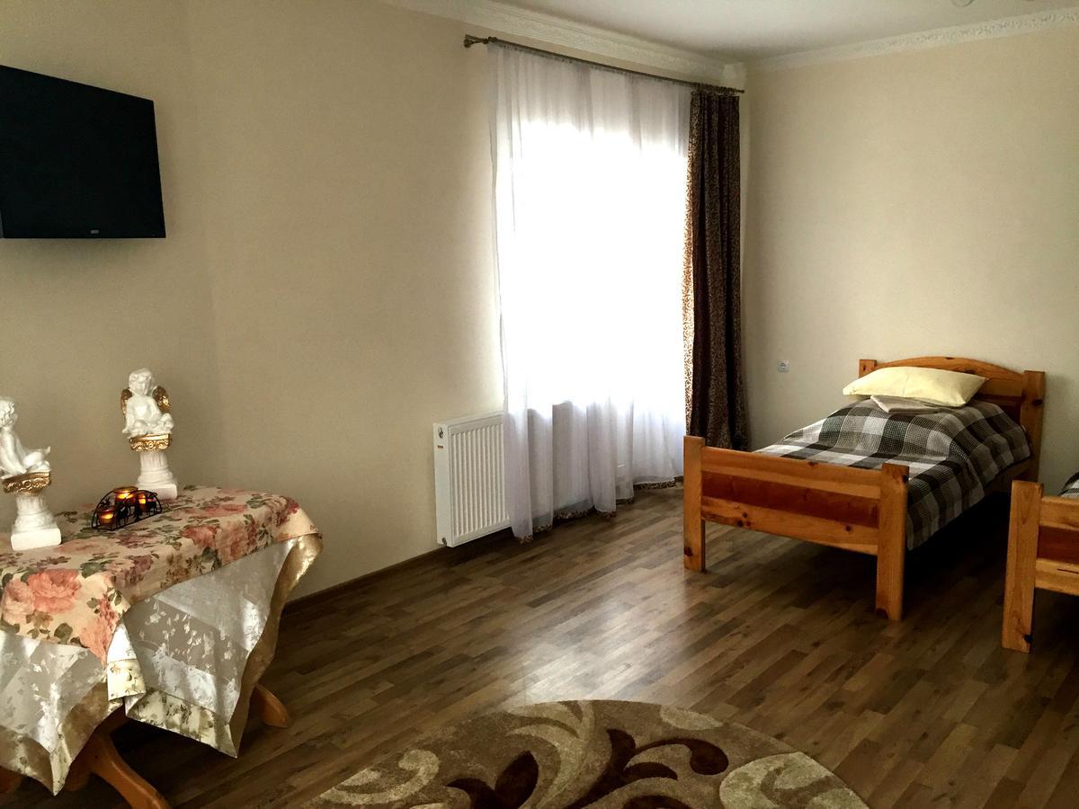 Franc Hotel Yasinia Bagian luar foto