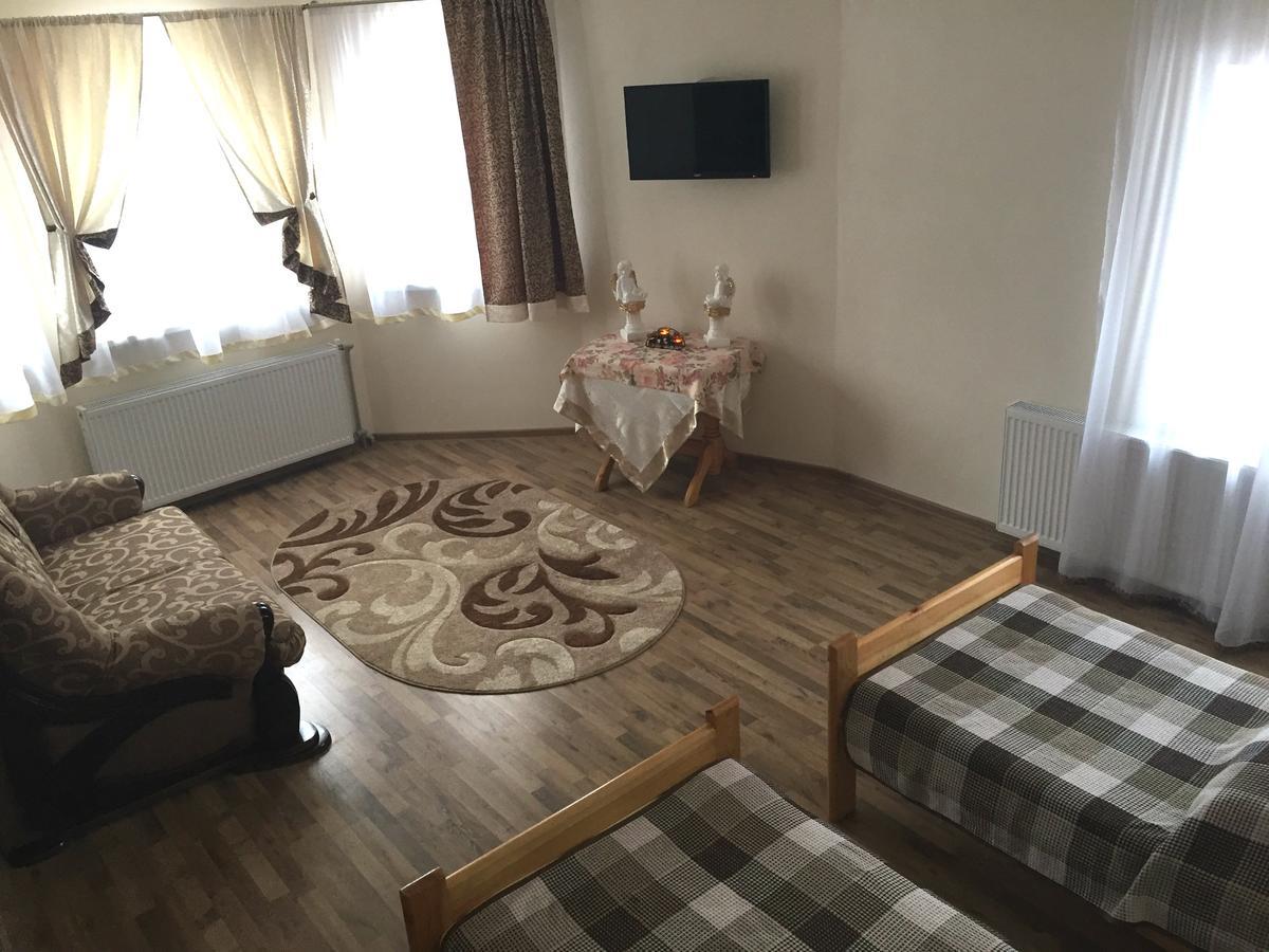 Franc Hotel Yasinia Bagian luar foto